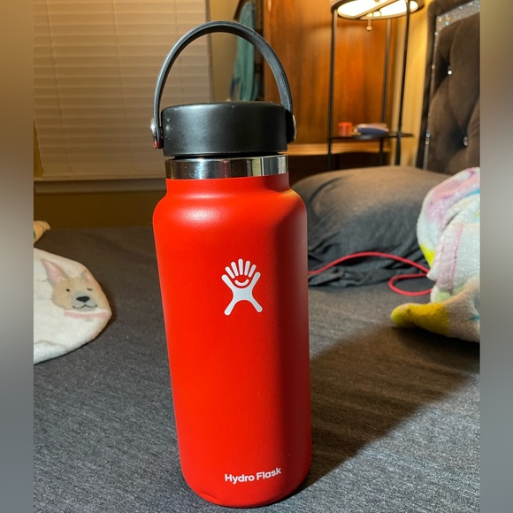 Hydro Flask 32 oz - Picture 2 of 6